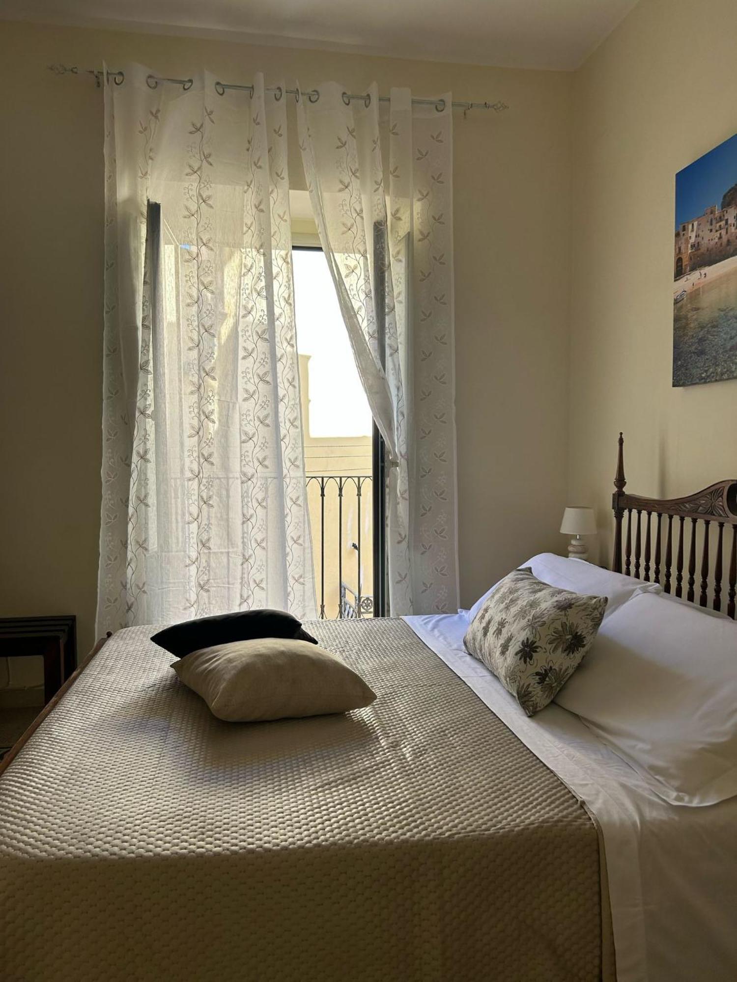 Sicilian Dream Apartments Чефалу Екстер'єр фото