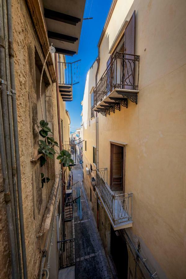 Sicilian Dream Apartments Чефалу Екстер'єр фото